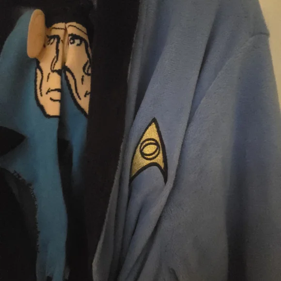 Blue Star Trek Bathrobe with Black Trim "SPOCK" - Picture 9 of 9